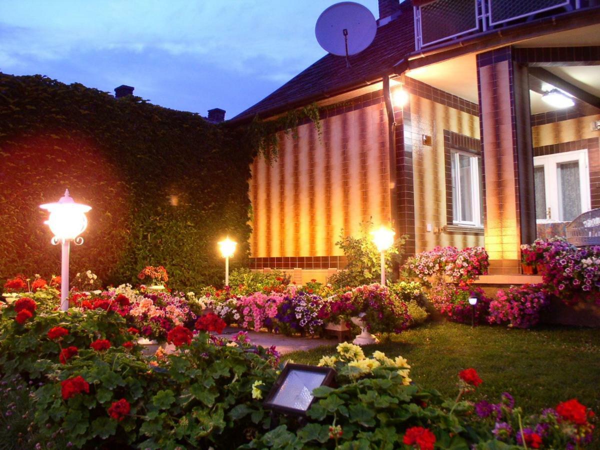 Amalia Apartman Gyula Eksteriør bilde